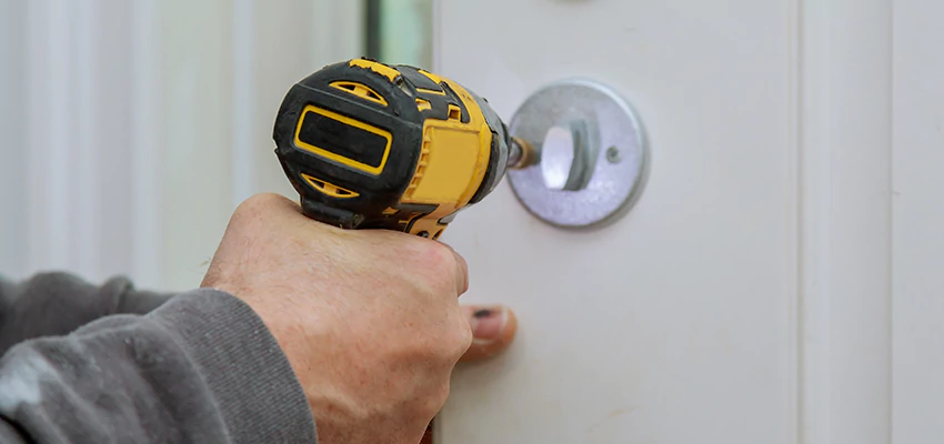 Street Locksmith For Smart Lock Repair in Castaic, CA
