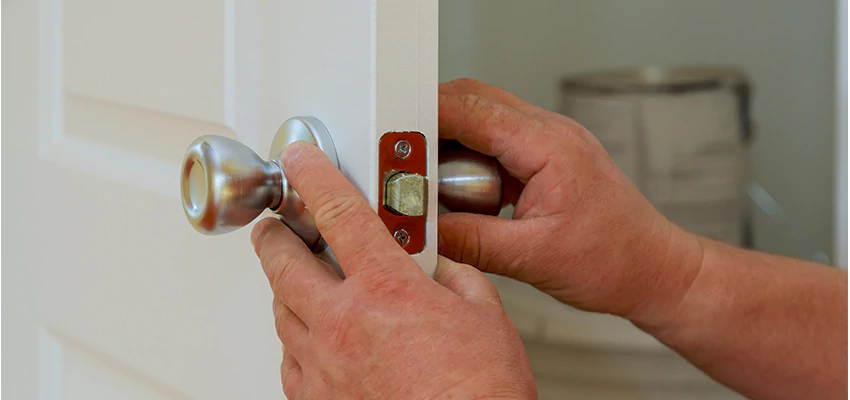 AAA Locksmiths For lock Replacement in Castaic, California