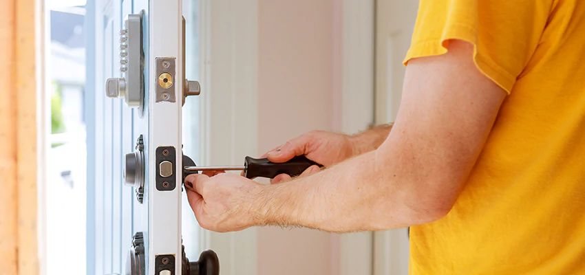 Eviction Locksmith For Key Fob Replacement Services in Castaic, CA