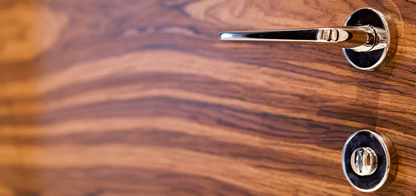 On Demand Locksmith For Key Fobs Repair in Castaic, California